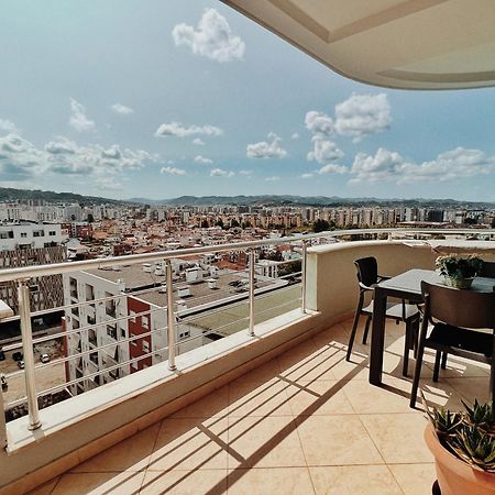 Cozy Rooftop Apartment - Your Home, Away From Home! 地拉那 外观 照片